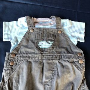 Carter’s 🐳 2 pc set Boys size 24m